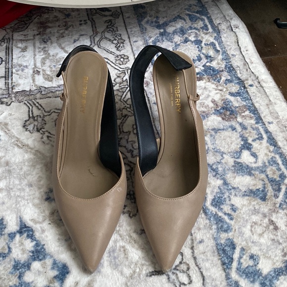 Burberry slingback heels - Picture 1 of 5